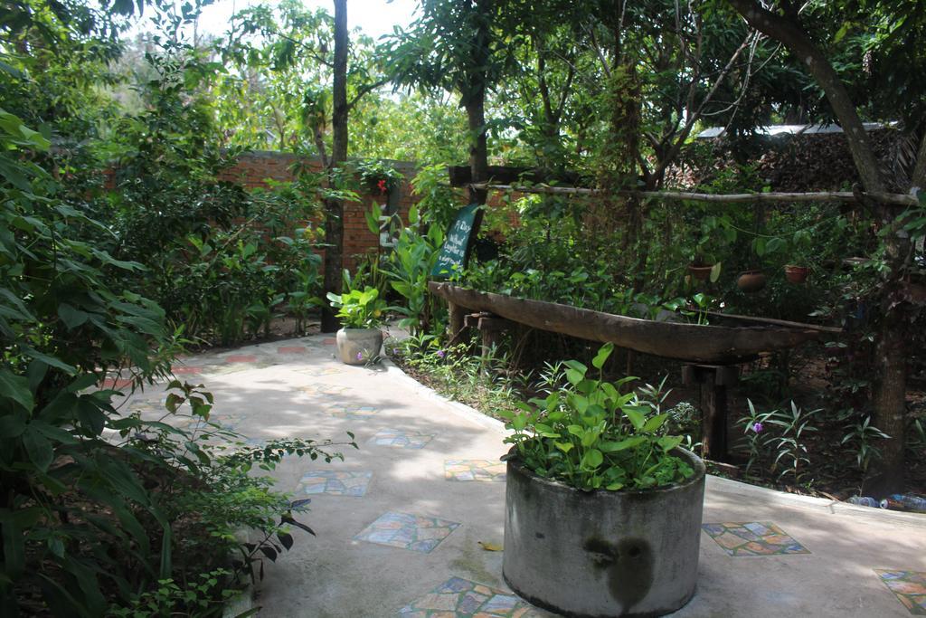 Garden Guesthouse Kampong Chhnang Esterno foto