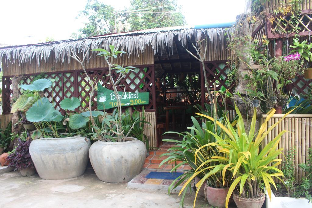 Garden Guesthouse Kampong Chhnang Esterno foto
