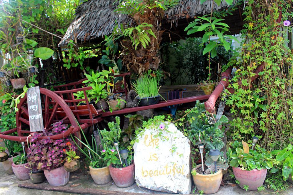 Garden Guesthouse Kampong Chhnang Esterno foto